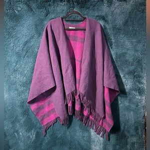 BURBERRY WRAP : PURPLE and PLUM CHECK REVERSIBLE CAPE WRAP
SHAWL w/ FRINGE TRIM